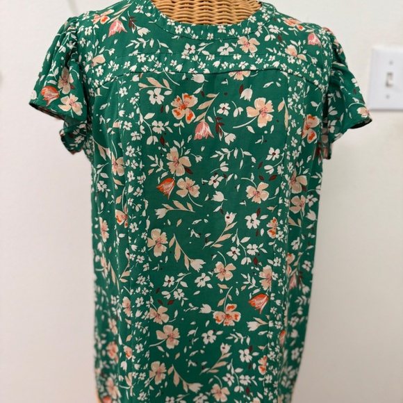 Green Floral Top - Picture 2 of 6